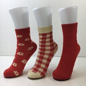 Womens Crew Socks 3-Pack Floral Plaid Cable Knit Ribbed Cuffs Red Cream